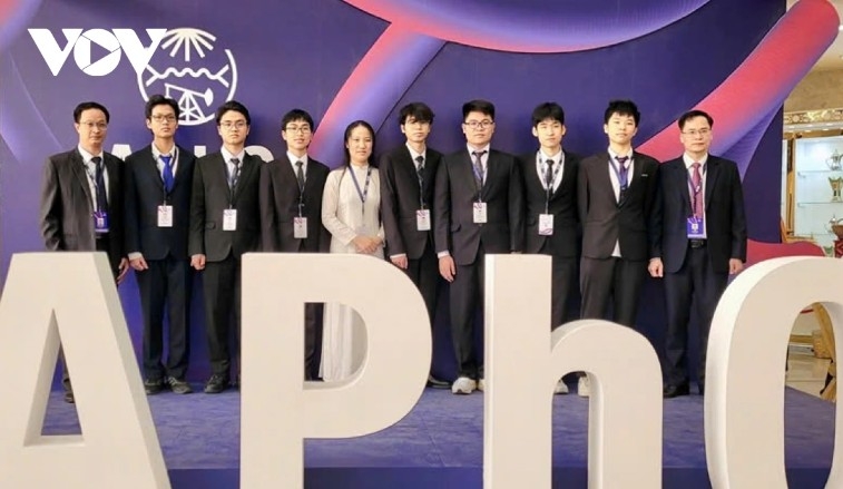 Vietnamese team earns full medal haul at 2025 Asian Physics Olympiad